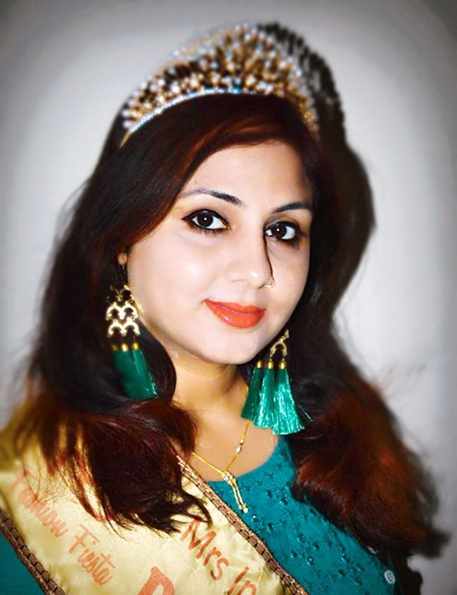 Mrs India Diva Queen 2017 Archana Sharma Uniyal